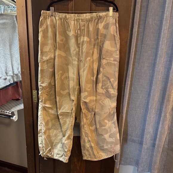 Pilcro Pants - Pilcro Beige Camouflage Cargo Pants